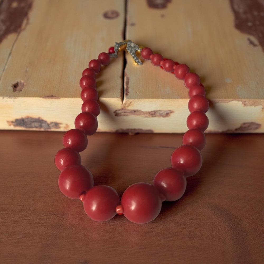 Vibrant Red Beaded Necklace with Graduated Design